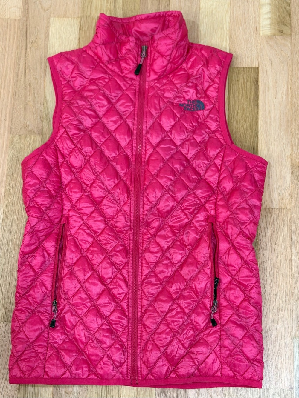 The North Face Women's ThermoBall Vest Small Hot Pink Diamond Quilted Puffer